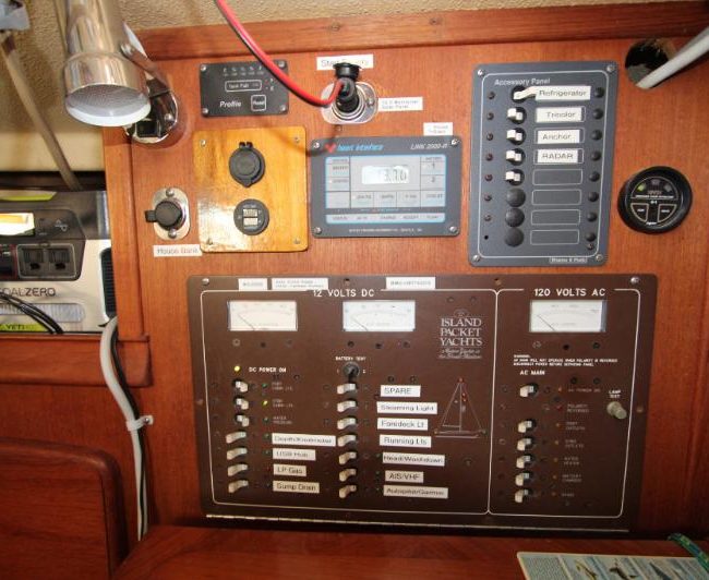 042_1990-Island-Packet-32