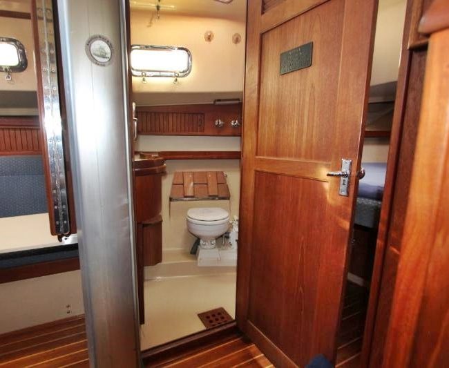 051_1990-Island-Packet-32