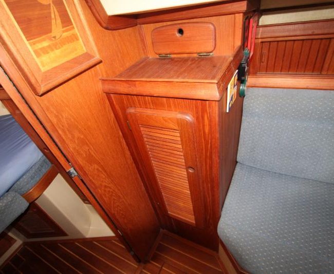 057_1990-Island-Packet-32