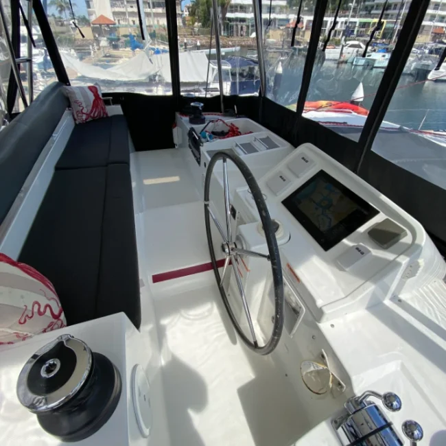 085_best-2016-lagoon-450f-flybridge-for-sale-in-mexico
