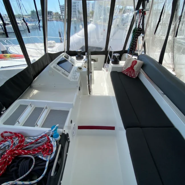 100_best-2016-lagoon-450f-flybridge-for-sale-in-mexico