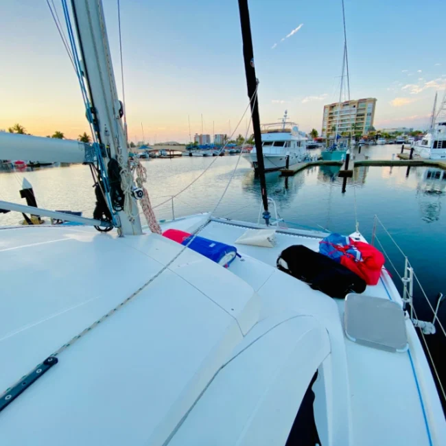 014_2011-leopard-38-catamaran-exterior_blueyonderyachts