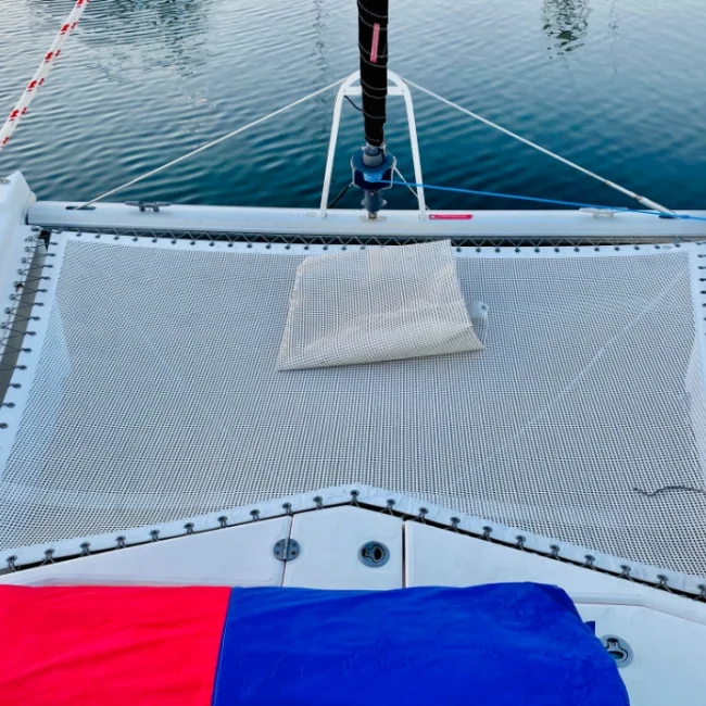 019_2011-leopard-38-catamaran-exterior_blueyonderyachts