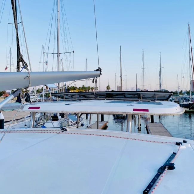 021_2011-leopard-38-catamaran-exterior_blueyonderyachts