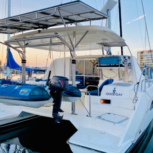 030_2011-leopard-38-catamaran-exterior_blueyonderyachts