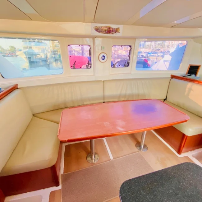 049_2011-leopard-38-catamaran-interior_blueyonderyachts