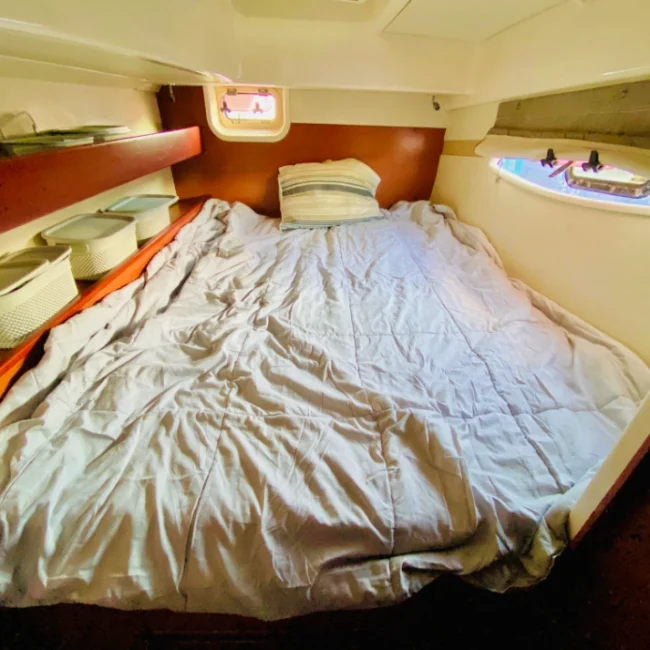 069_2011-leopard-38-catamaran-interior_blueyonderyachts