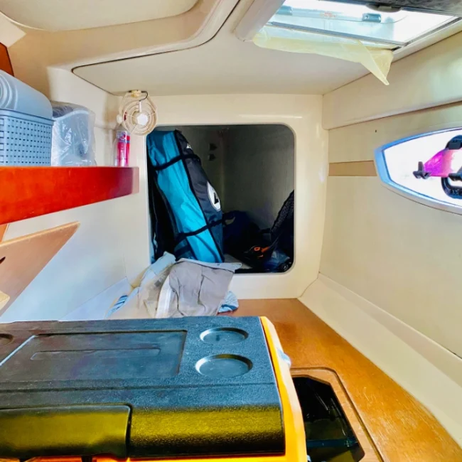 077_2011-leopard-38-catamaran-interior_blueyonderyachts