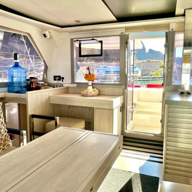 083_2018-leopard-45-aquanimity_blueyonderyachts