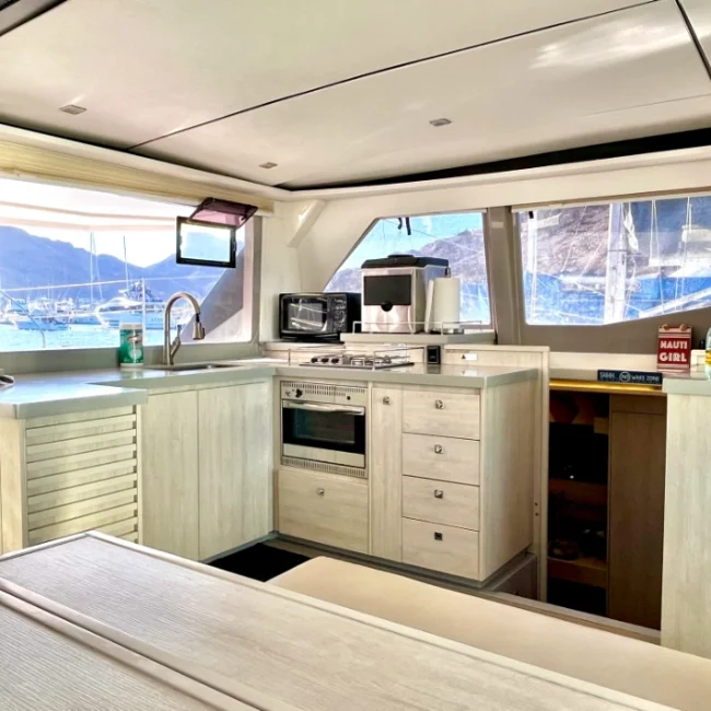 086_2018-leopard-45-aquanimity_blueyonderyachts
