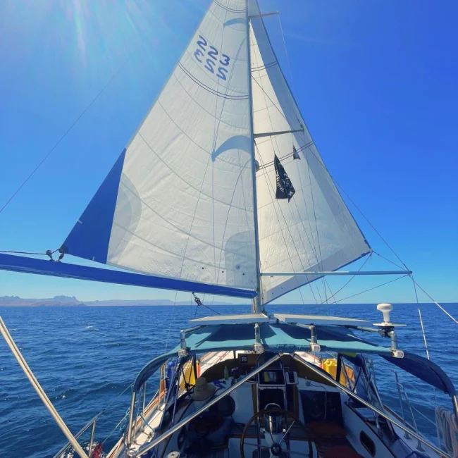 003_1979-kelly-peterson-44_blueyonderyachts