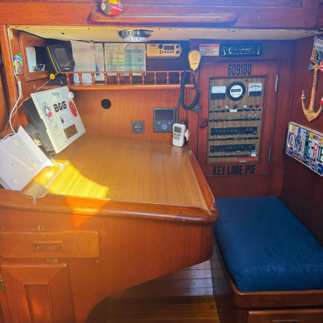 044_1979-kelly-peterson-44_blueyonderyachts